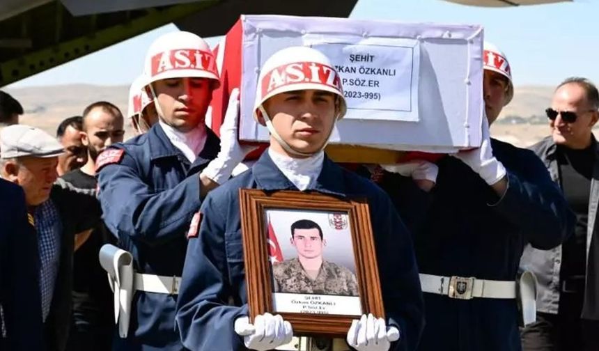 Sözleşmeli Er Özkanlı için Aksaray'da tören