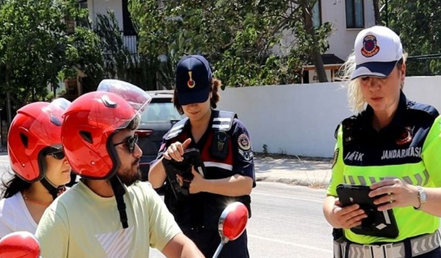 Çanakkale’de jandarmadan motosiklet ve motorlu bisikletlere özel trafik denetimi