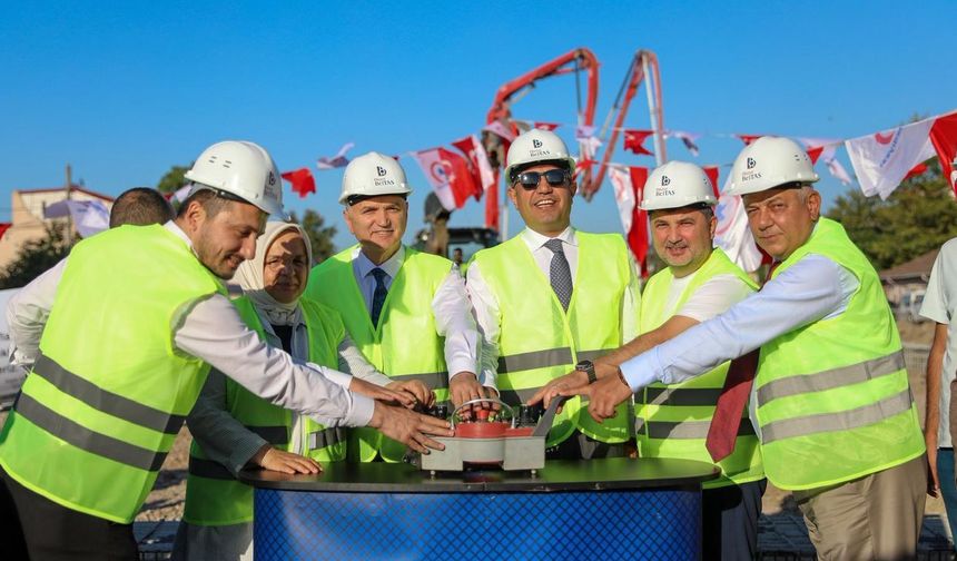 Düzce Tuhafiyeciler Pazaryeri'nin temeli atıldı