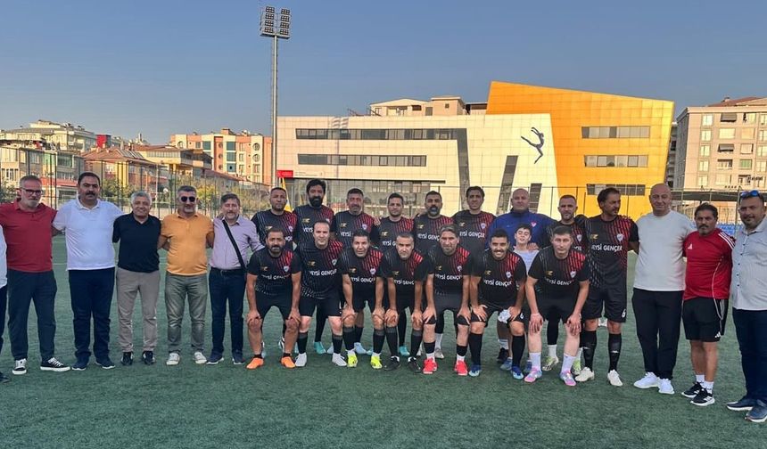 Van Masterler, Şöhretler Turnuvası’nda Şampiyonluk kupasını kaldırdı