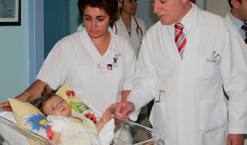 Karaciğer nakliyle hayata tutundu, şimdi Tıp Fakültesi öğrencisi