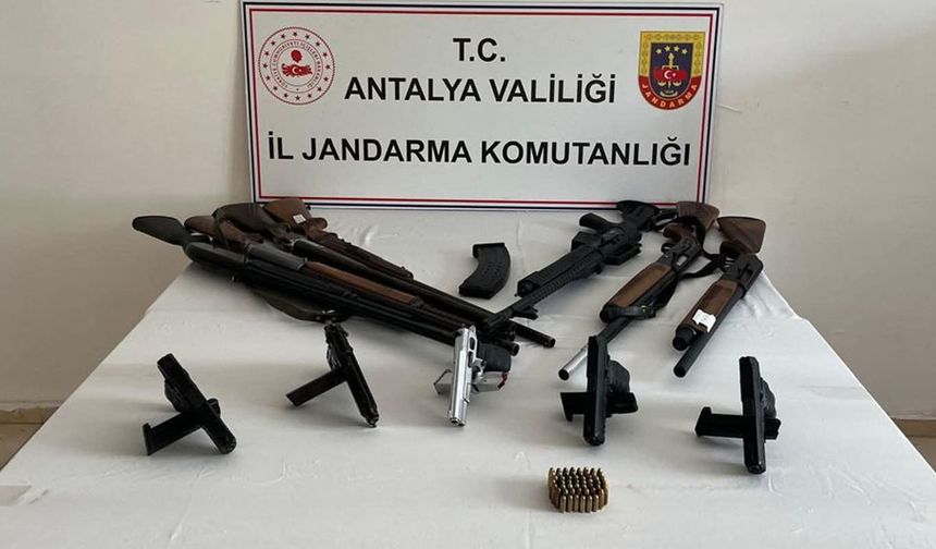 Serik'te kaçak silah operasyonu