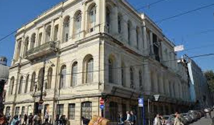 Van YYÜ’lü Dr. Ergin Sarı’dan tarihe ışık tutacak ‘Van Basın Müzesi’ önerisi!