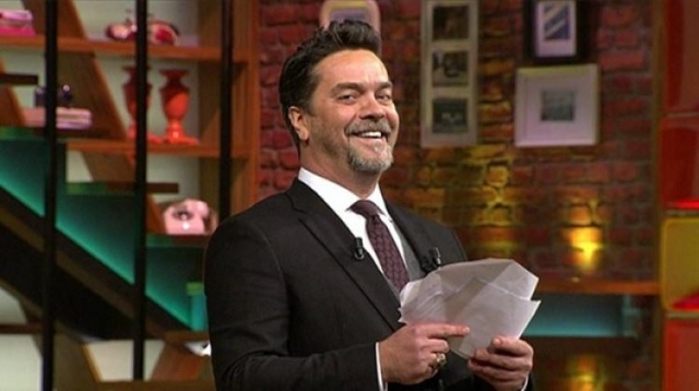Kanal D&#039;den kaldırıldığı iddiası hızlı bir şekilde yalanlandı. Daha sonra başka bir formatta ekranda olacağı iddiası ortaya atıldı. Beyaz Show&#039;un yeni durumu merakla beklenirken, bir iddia da ünlü televizyoncu Mesut Yar&#039;dan geldi. Peki, Beyaz Show bu sezon ekranda olacak mı? İşte, o iddianın ayrıntıları...